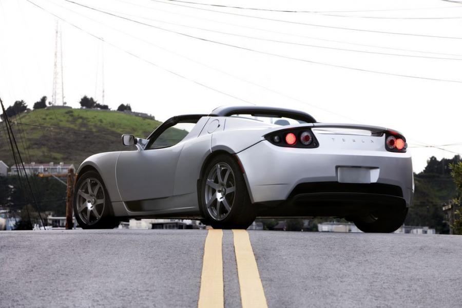  Tesla Roadster 2009 года  (фото 4 из 10)